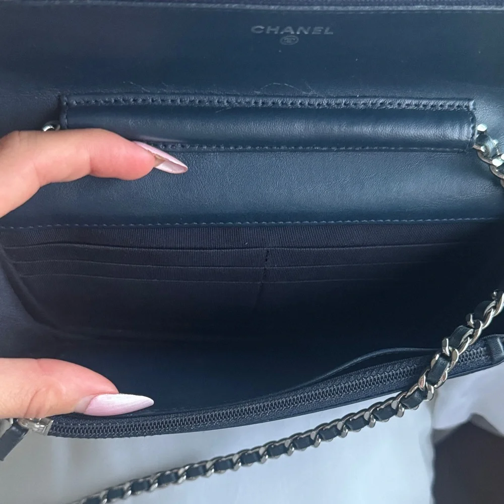 Chanel Blue Patent Leather Crossbody Bag - Picture 4 of 8